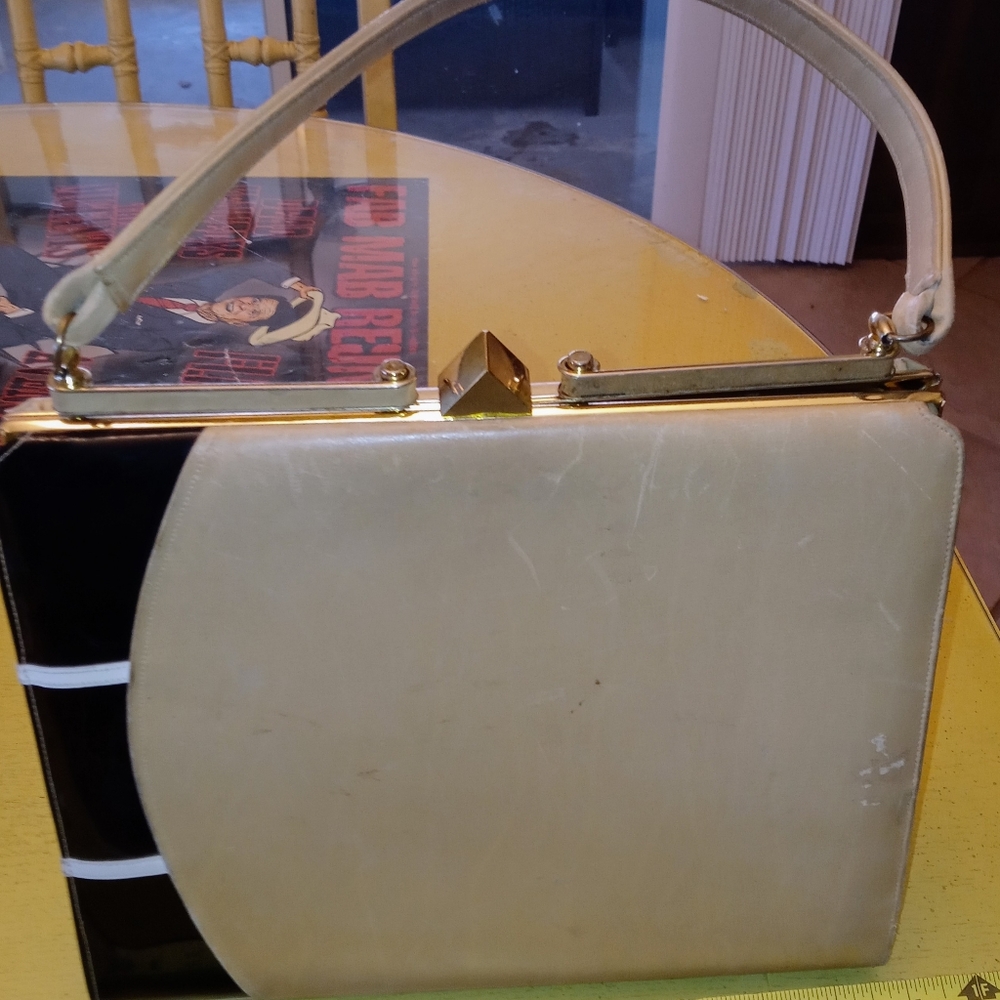 Vintage Sydney California Tan and Black Leather Purse